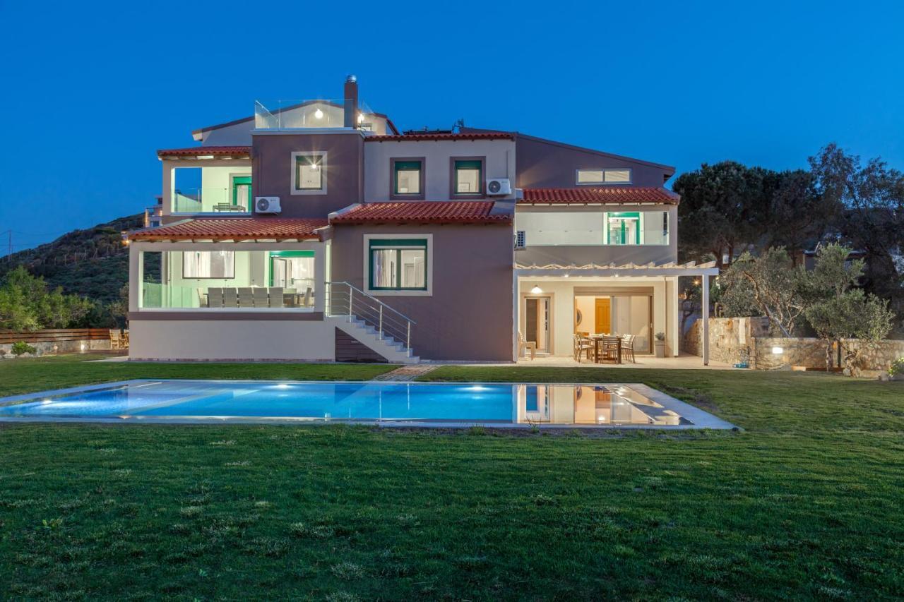 Villa Ourania อาเยีย เปลาเยีย ภายนอก รูปภาพ