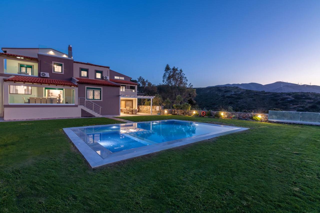 Villa Ourania อาเยีย เปลาเยีย ภายนอก รูปภาพ