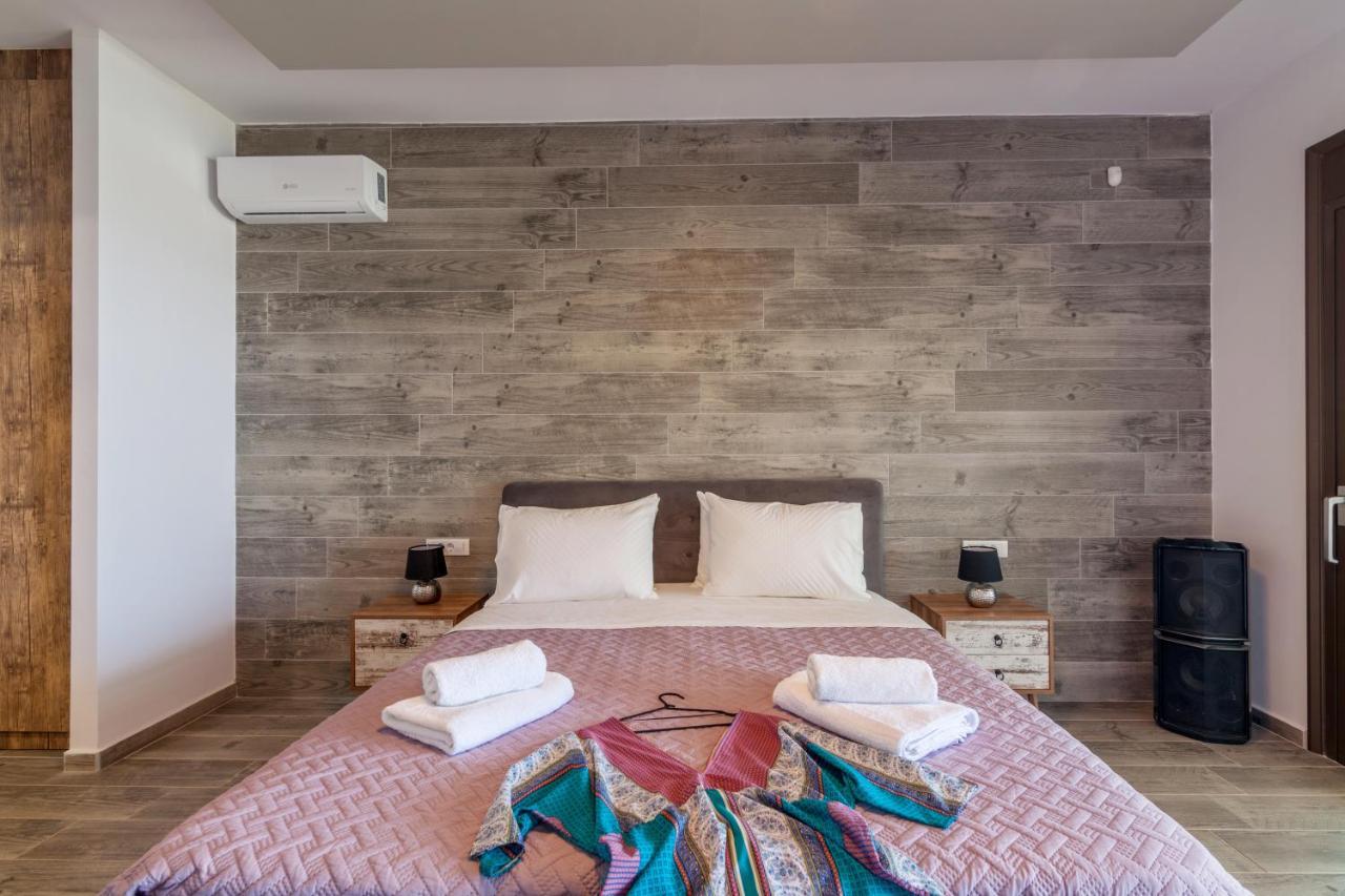 Villa Ourania อาเยีย เปลาเยีย ภายนอก รูปภาพ